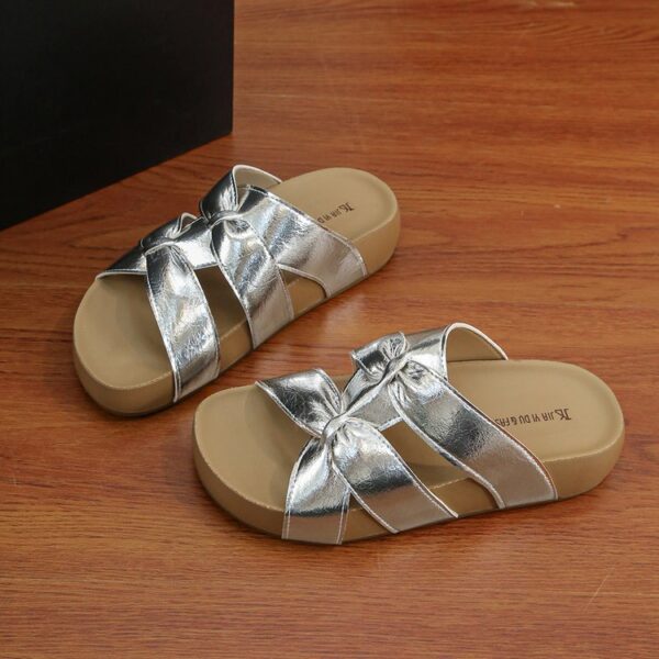 Thick Soled Sandals For Women With A Sense Of Luxury, Minimalist Style, And A Fashionable And Comfortable Cross Strap Design. Women's Slippers For Wearing Outside