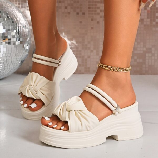 Fashionable Thick Soled Two On Sandals For Women, Beach Fairy Style With Skirt, French Slippers