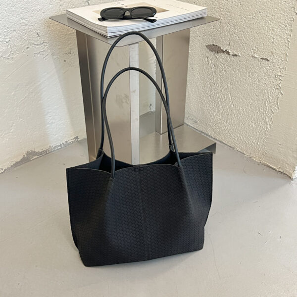 Commuter Vintage Large-capacity Underarm Bag New Casual Style